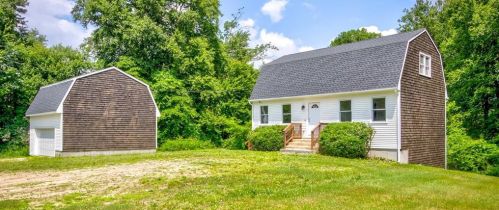 21 Belfield Dr, Providence RI  02919-1801 exterior