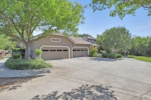 10000 Walter Welsher Ct, Gilroy CA  95020-9704 exterior