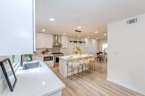 2017 Las Lanas Ln, Fullerton CA  92833-1706 exterior