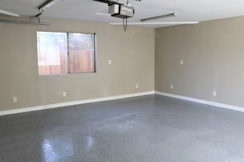 327 Erwin St, Rialto CA  92376-6018 exterior