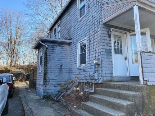 33 Cliff St, Norwich, CT 06360-5813