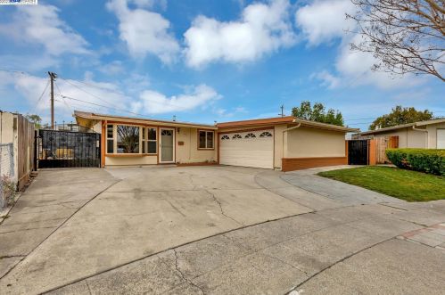 1107 Burntwood Ct, Sunnyvale, CA 94089-2310