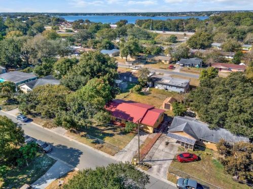 111 Edgewater Dr, Winter Haven, FL 33881-9612