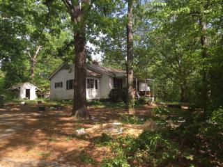 121 Walker St, Clemson SC  29631-1851 exterior