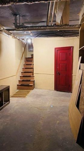 6 Laurel St, Chelsea MA 02150-1031 exterior