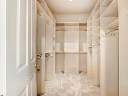 1000 Souza Dr, Folsom CA  95762-7550 exterior