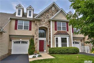 2 Radley Ct, Bay Port NY  11705-1888 exterior