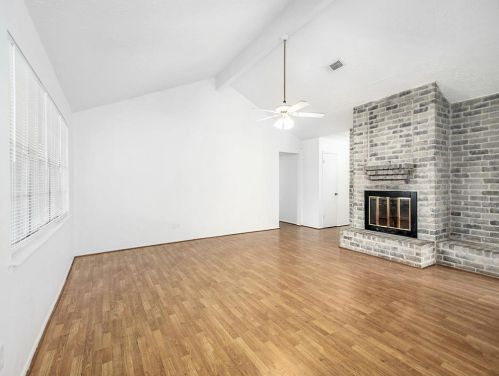 8222 Frst Pt Dr, Humble TX 77338-2121 exterior