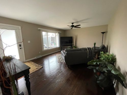 17011 Salentine Dr, Waukesha, WI 53151-7348