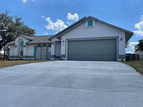 1960 Dorian Ln, Deltona, FL 32738-4082