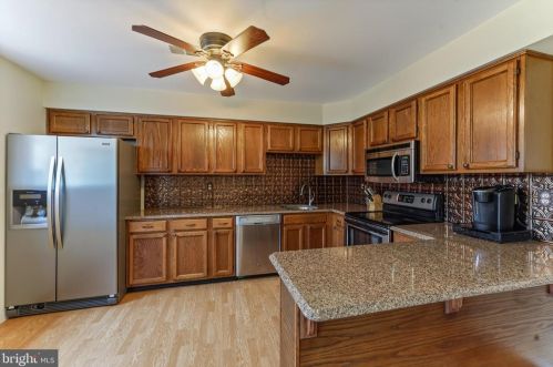 104 Vlg Grn Dr, Gilbertsville PA  19525-9500 exterior