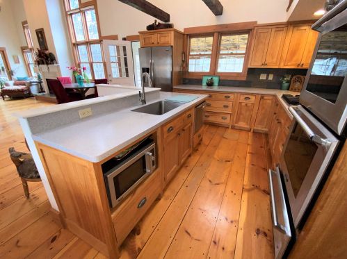 73 Main St, Hopkinton NH  03229-3003 exterior