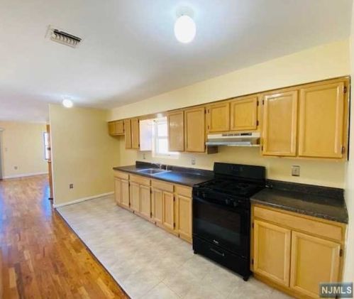 7500 4th Ave, North Bergen NJ  07047-4815 exterior