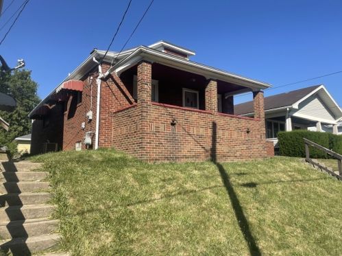 1215 Huron Ave, New Castle, PA 16101-4440