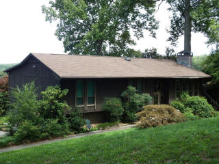 1104 Tarwater Rd, Knoxville, TN 37920-8026