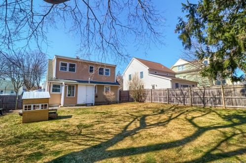 41 Albin Rd, Stamford CT  06902-5412 exterior