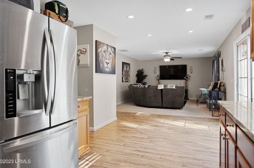 72 Shadow Moss Dr, Beaufort SC  29906-6005 exterior