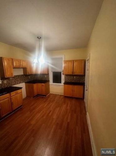 225 Wainwright St, Newark NJ  07112-1226 exterior