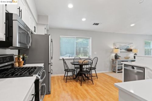 3889 Oak Grove Ct, Oakley CA  94561-4218 exterior