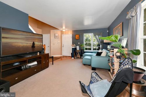 10 Birmingham Dr, Columbus NJ  08022-2342 exterior