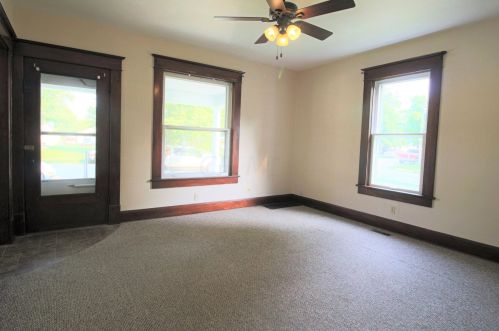 35 Lincoln Ave, London OH  43140-1579 exterior