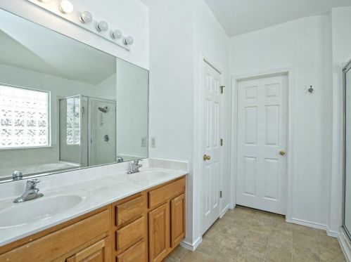 10208 Beard Ave, Austin TX 78748-3956 exterior