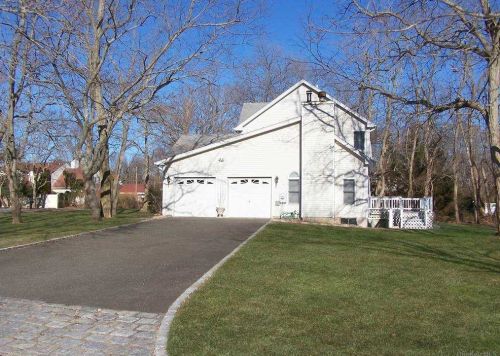285 Willow Dr, Greenport, NY 11944-2064