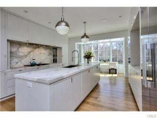 14 Woody Ln, Westport CT  06880-2259 exterior