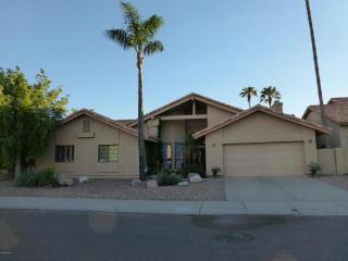 1057 Peninsula Dr, Gilbert AZ  85233-6746 exterior
