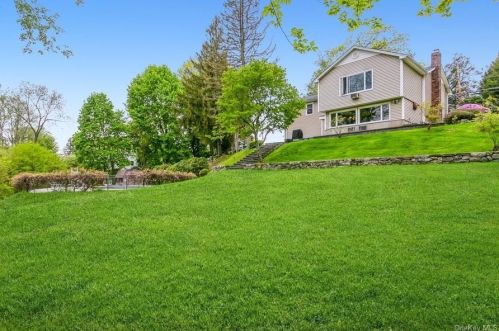 68 Wood St, Mahopac NY  10541-4904 exterior