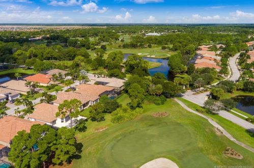 8801 One Putt Pl, Fort Pierce FL  34986-3068 exterior