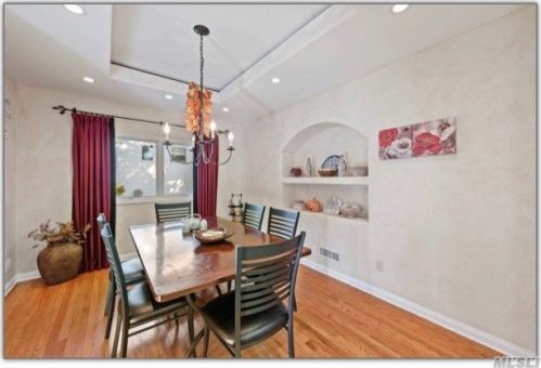 15 Otsego Pl, Muttontown, NY 11753-1405