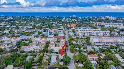 302 1st Ave, Delray Beach FL  33444-3804 exterior
