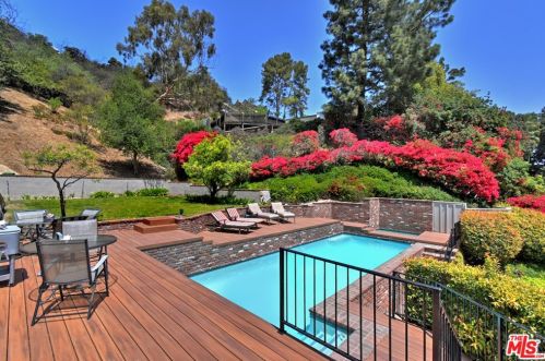 3535 Loadstone Dr, Van Nuys, CA 91403-4515