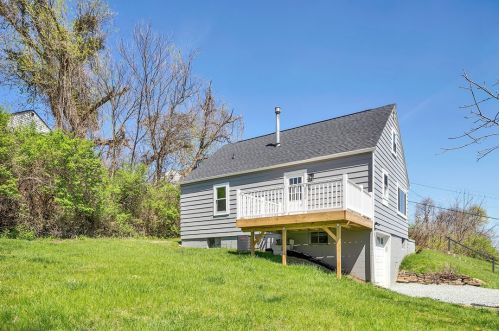 3122 Southern Dr, Library, PA 15129-9401
