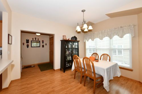 618 Park Dr, Waterford WI  53185-2890 exterior