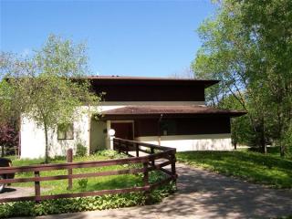 609 South St, Green Lake WI  54941-9414 exterior