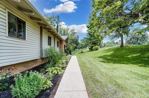 10641 Carolina Trace Rd, New Haven OH  45030-1611 exterior