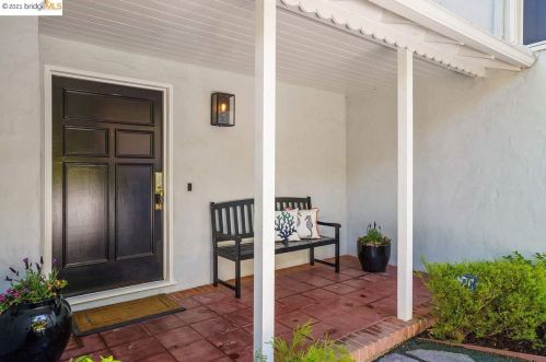 5647 Cabot Dr, Oakland CA  94611-2247 exterior
