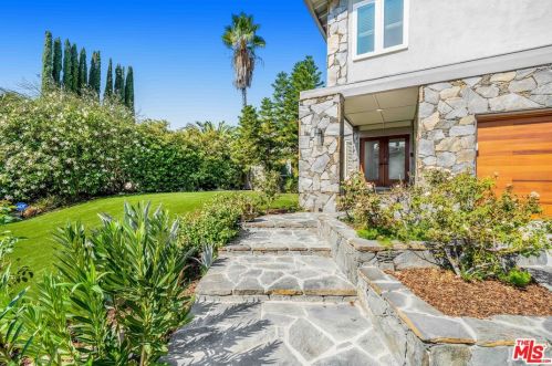 22733 De Kalb Dr, Calabasas CA  91302-4805 exterior