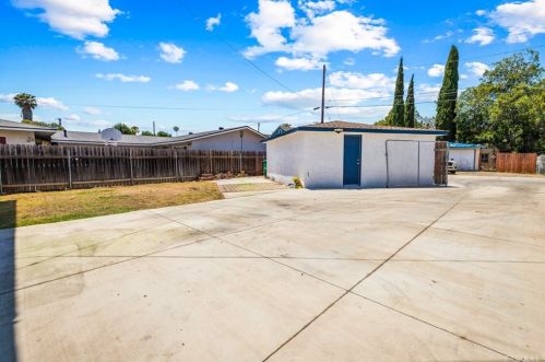 454 Shaffer St, Orange CA 92866-1116 exterior