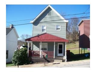 609 Harrison Ave, Penn, PA 15675-9722