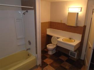 2017 High St, South Bend IN  46613-2710 exterior