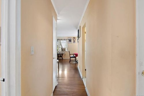 1 Jones Pl, White Plains NY  10606-2218 exterior