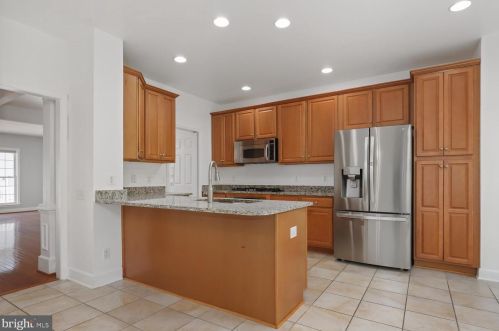 14757 Potomac Branch Dr, Woodbridge VA  22191-4030 exterior