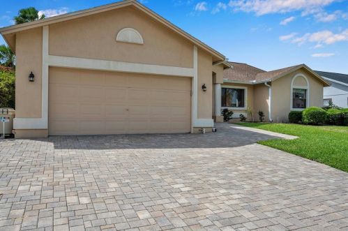8612 Pavilion Dr, Port Richey, FL 34667-6561