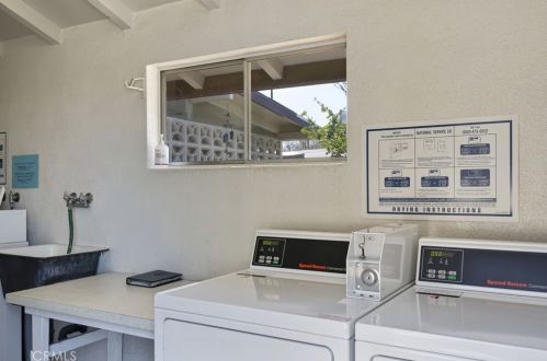 13361 El Dorado Dr, Seal Beach CA  90740-6801 exterior