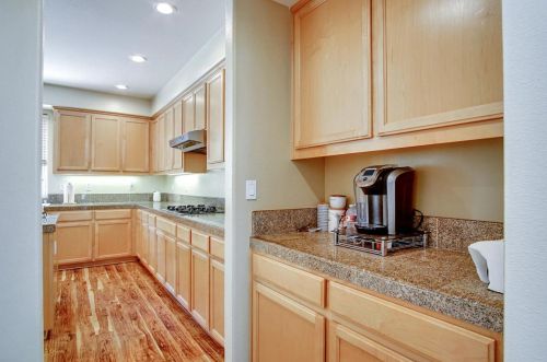 361 Majestic Dr, Hollister CA  95023-7032 exterior