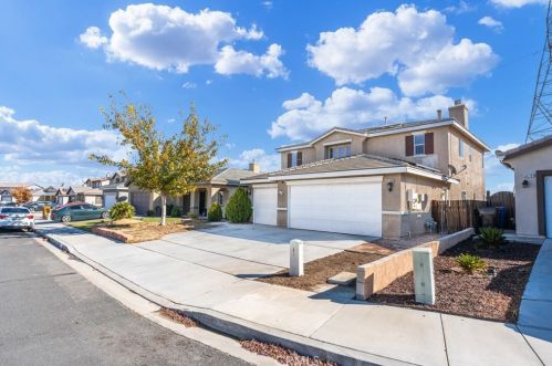 14799 Steeplechase Rd, Victorville, CA 92394-7600
