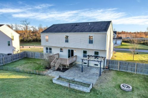 135 Spring Flower Way, Pataskala OH 43062-6997 exterior